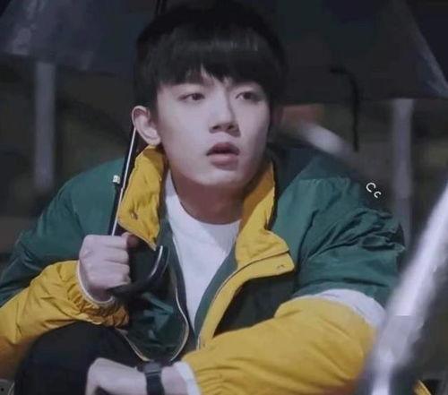 李明德爆料娱乐圈恋情,李明德独家爆料,明星情侣甜蜜互动引关注 第2张 李明德爆料娱乐圈恋情,李明德独家爆料,明星情侣甜蜜互动引关注 第2张