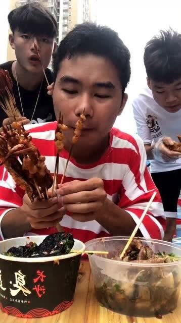 瓜州吃货网红事件,一场美食与争议的较量 第1张 瓜州吃货网红事件,一场美食与争议的较量 第1张